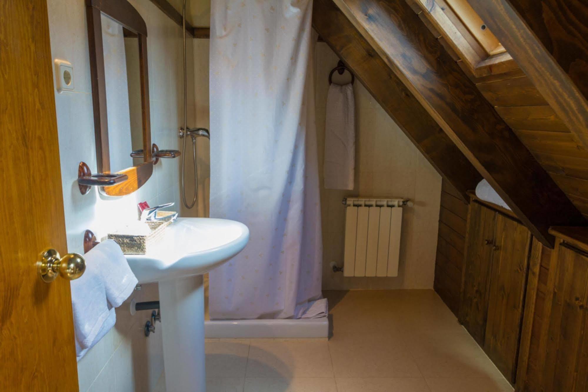 Salardú Hostal Aiguamog מראה חיצוני תמונה