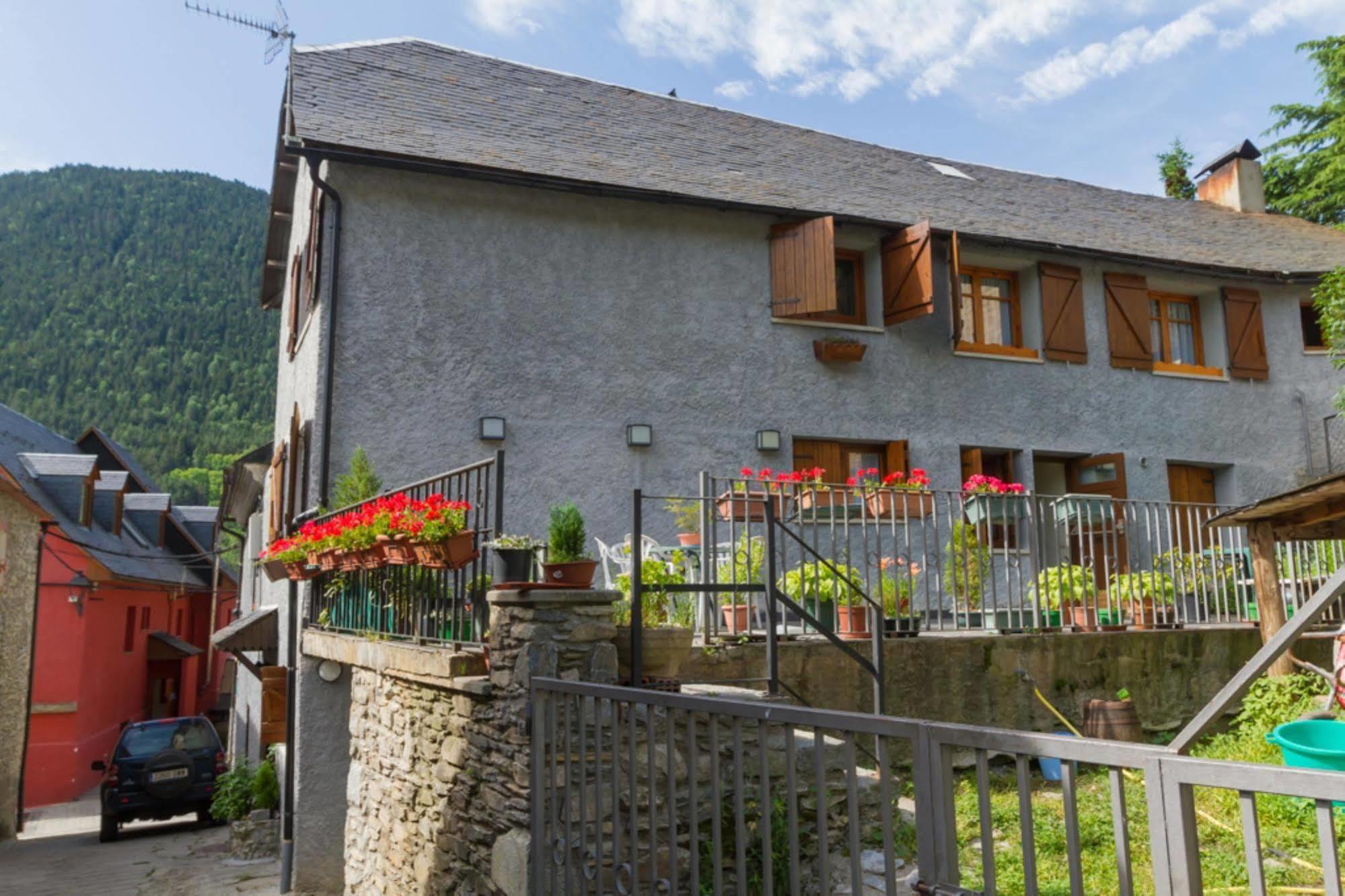 Salardú Hostal Aiguamog מראה חיצוני תמונה