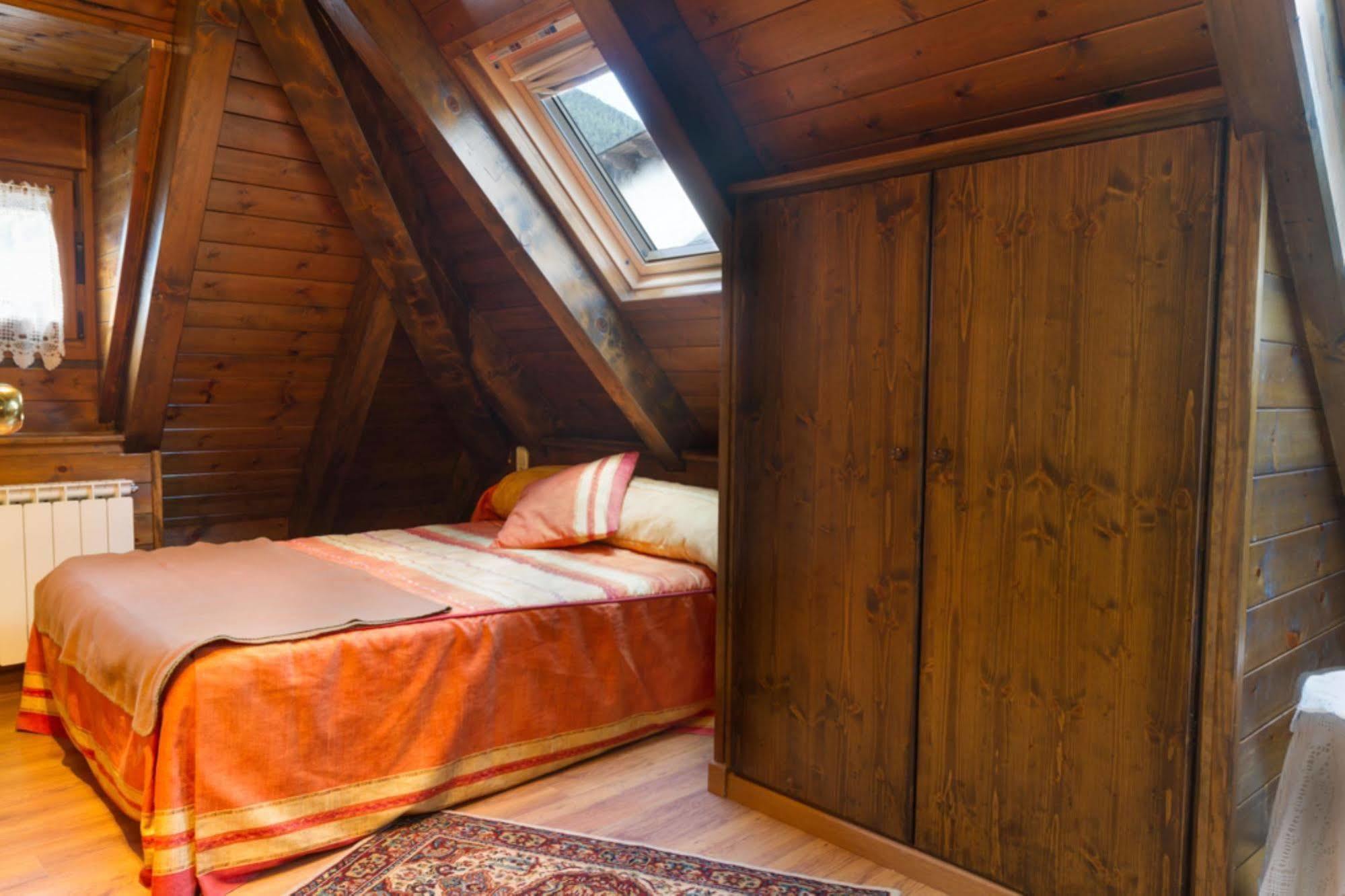 Salardú Hostal Aiguamog מראה חיצוני תמונה
