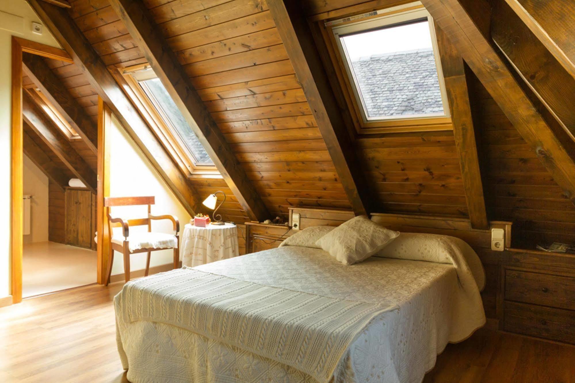 Salardú Hostal Aiguamog מראה חיצוני תמונה