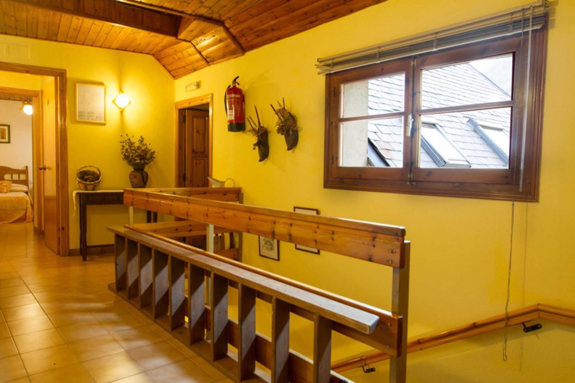 Salardú Hostal Aiguamog מראה חיצוני תמונה